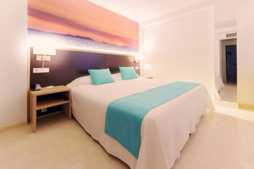 Hotel Orosol By Typic Hotels San Antonio  Exteriör bild
