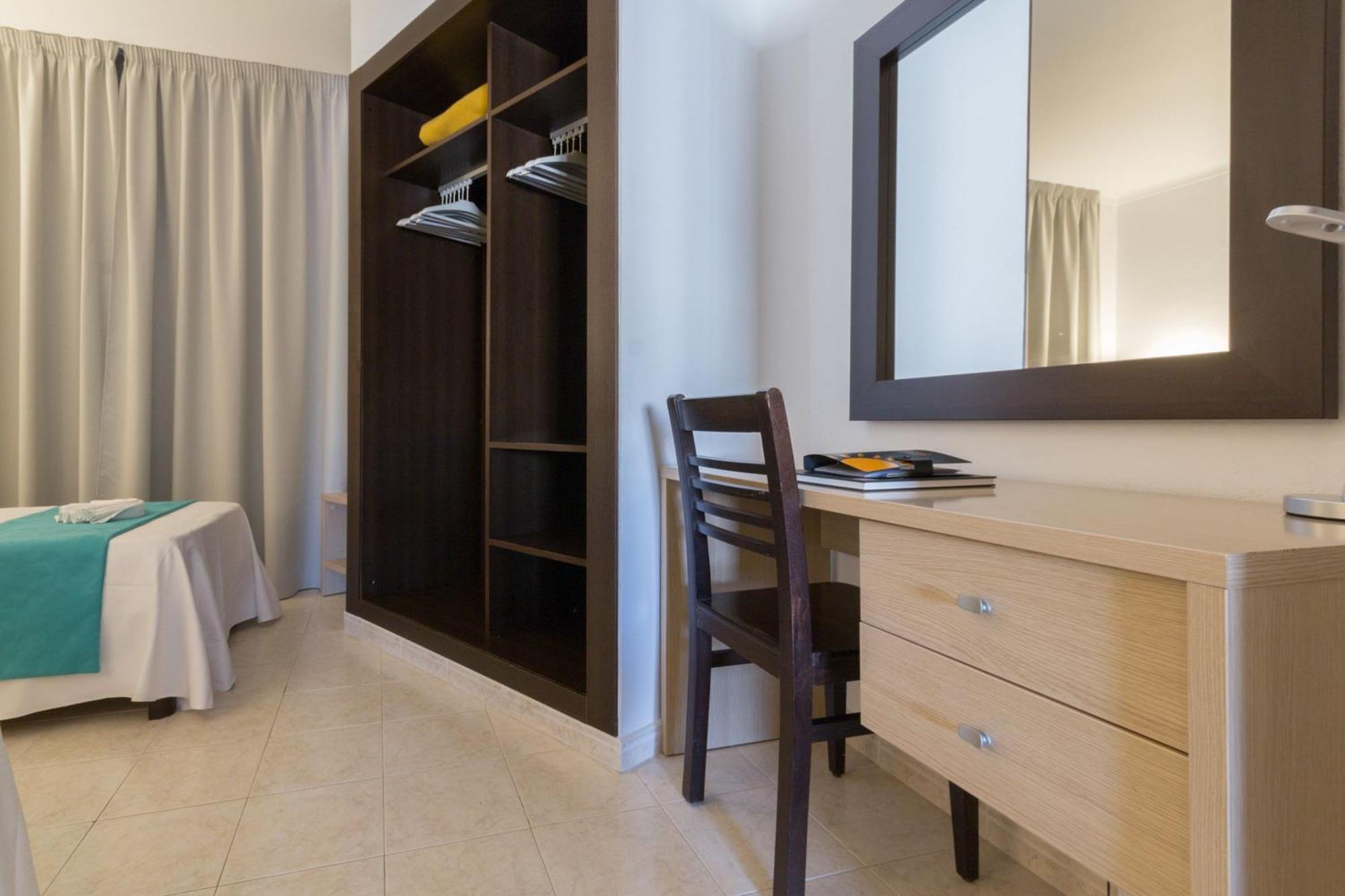 Hotel Orosol By Typic Hotels San Antonio  Exteriör bild